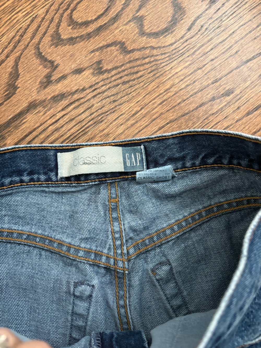 Vintage GAP Classic High-Rise Denim Shorts in Blue - Picture 2 of 5